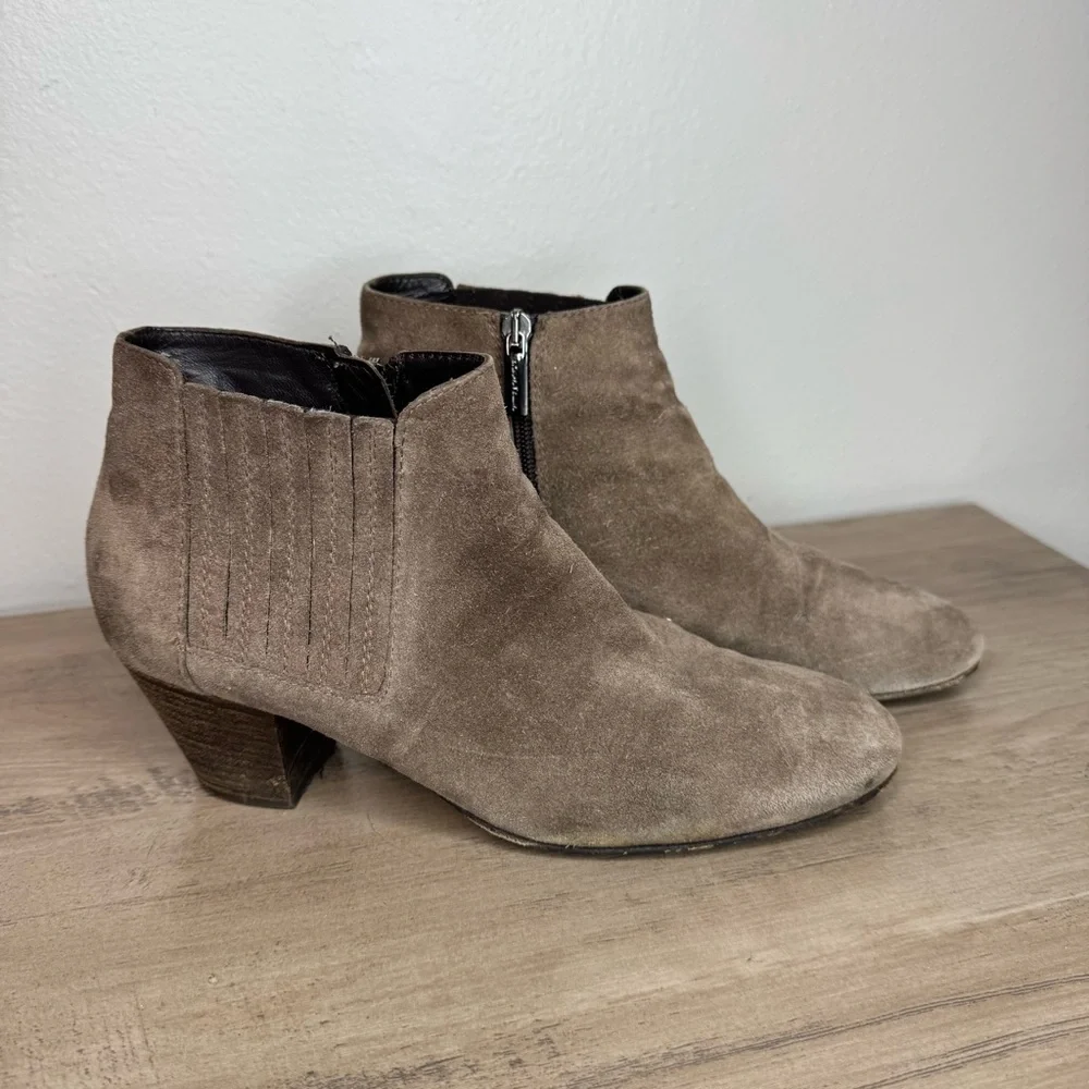 Aquatalia Fallon Suede Chelsea Ankle Boots 8.5 Women’s Brown